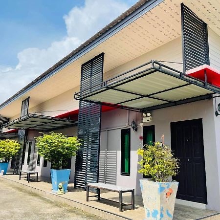 Baan Sri Family Hotel Kabin Buri Ngoại thất bức ảnh