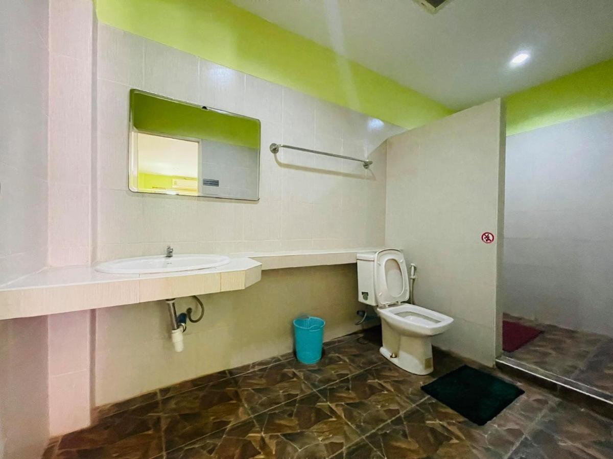 Baan Sri Family Hotel Kabin Buri Ngoại thất bức ảnh