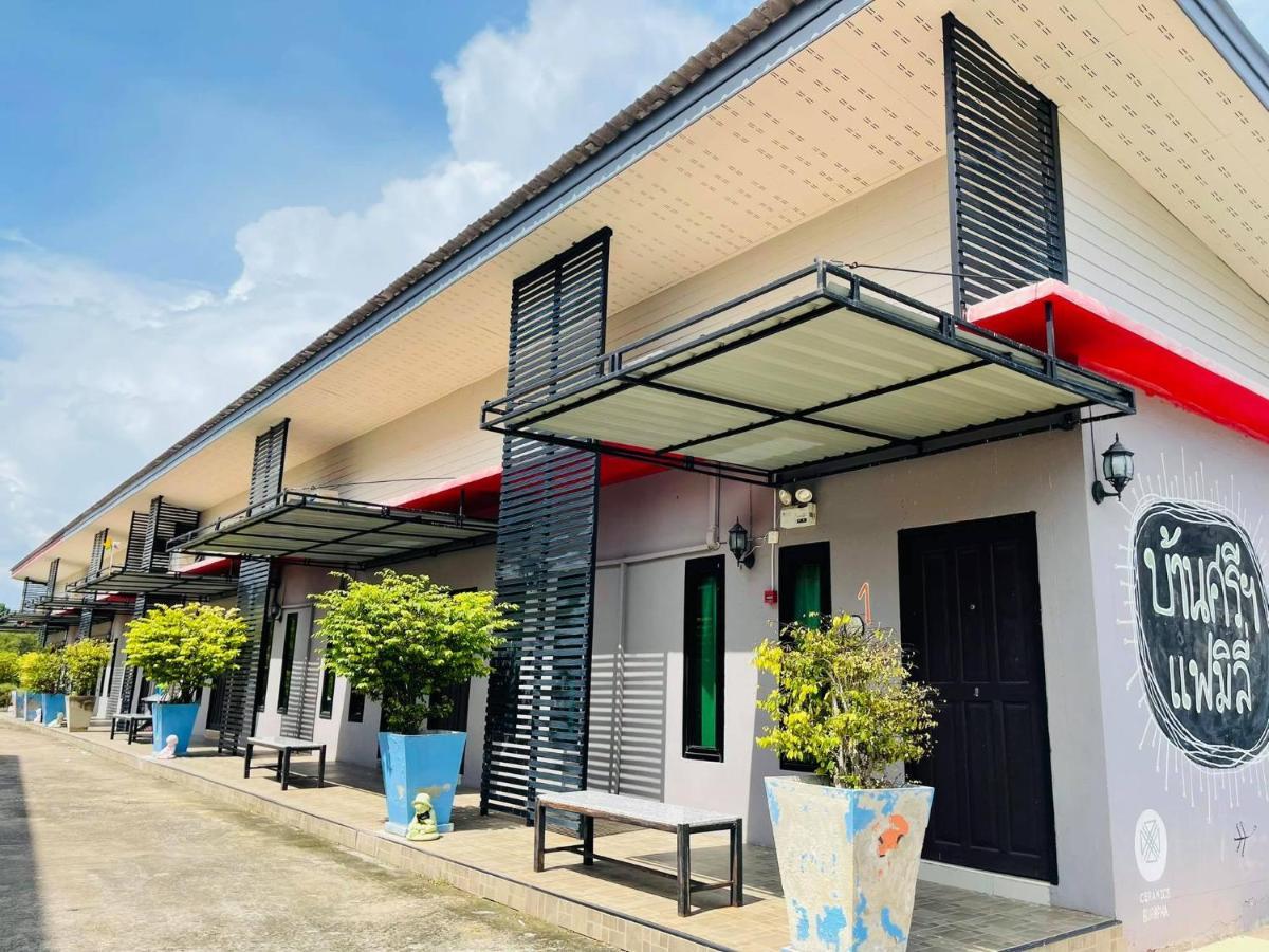 Baan Sri Family Hotel Kabin Buri Ngoại thất bức ảnh