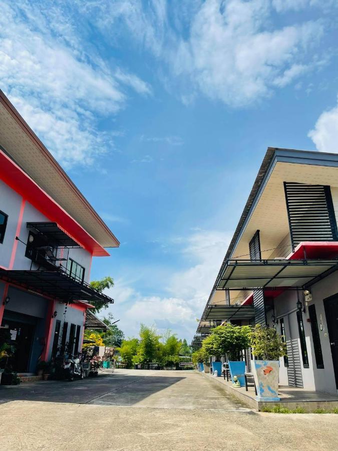 Baan Sri Family Hotel Kabin Buri Ngoại thất bức ảnh
