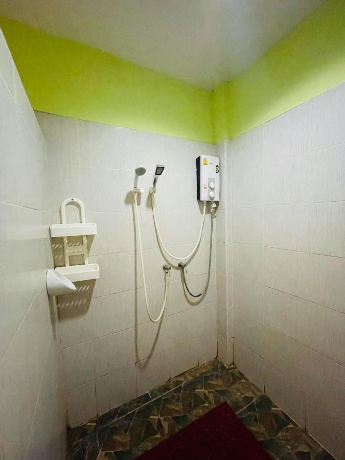 Baan Sri Family Hotel Kabin Buri Ngoại thất bức ảnh