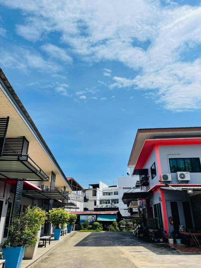 Baan Sri Family Hotel Kabin Buri Ngoại thất bức ảnh